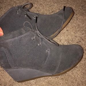 TOMS wedge boots